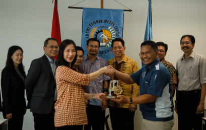 Leaders of SGU exchange visit to ATMI Cikarang