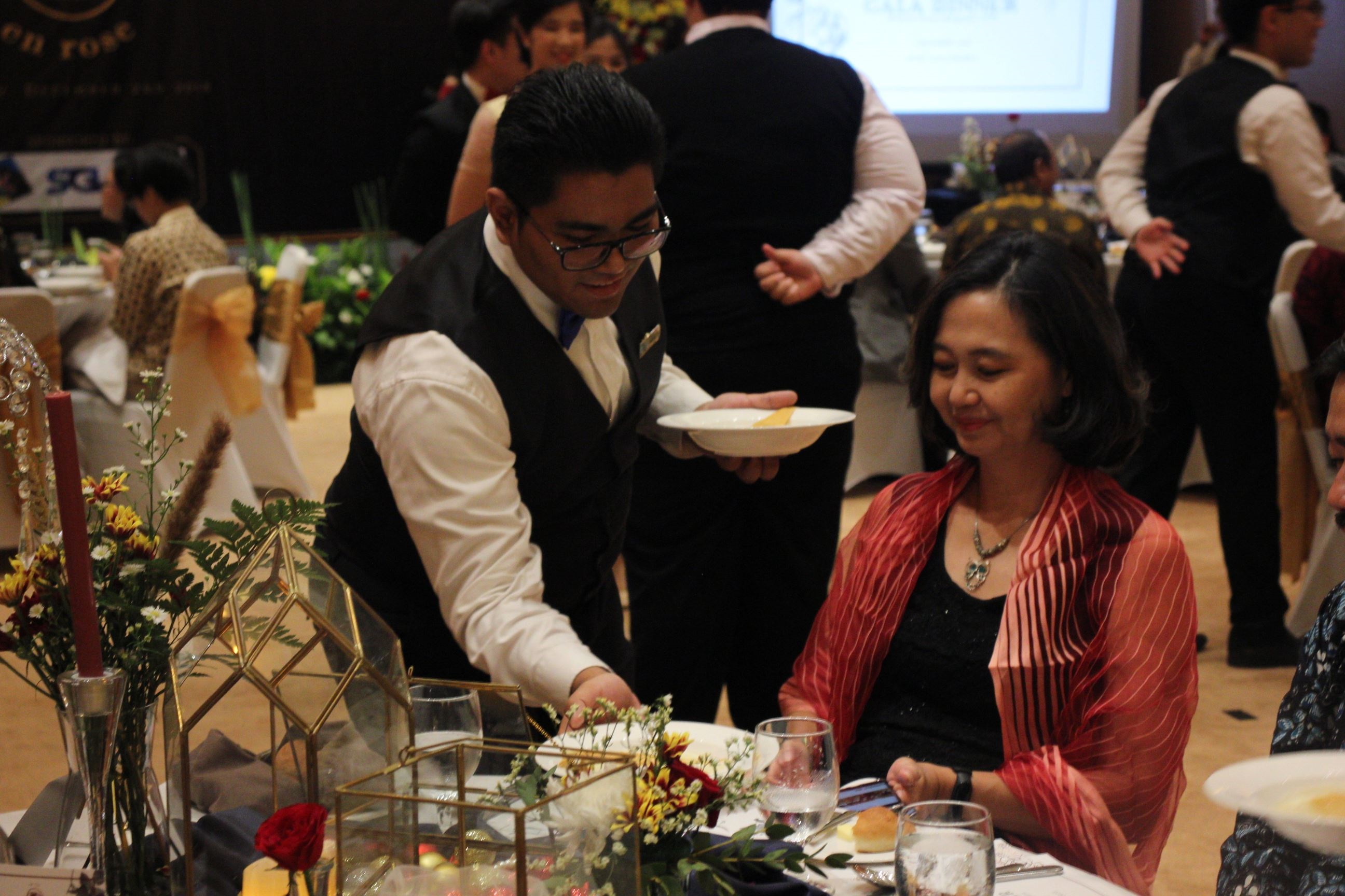 Hotel & Tourism Management Department Held an Annual Gala Dinner Event entitled “La Vie En Rose”