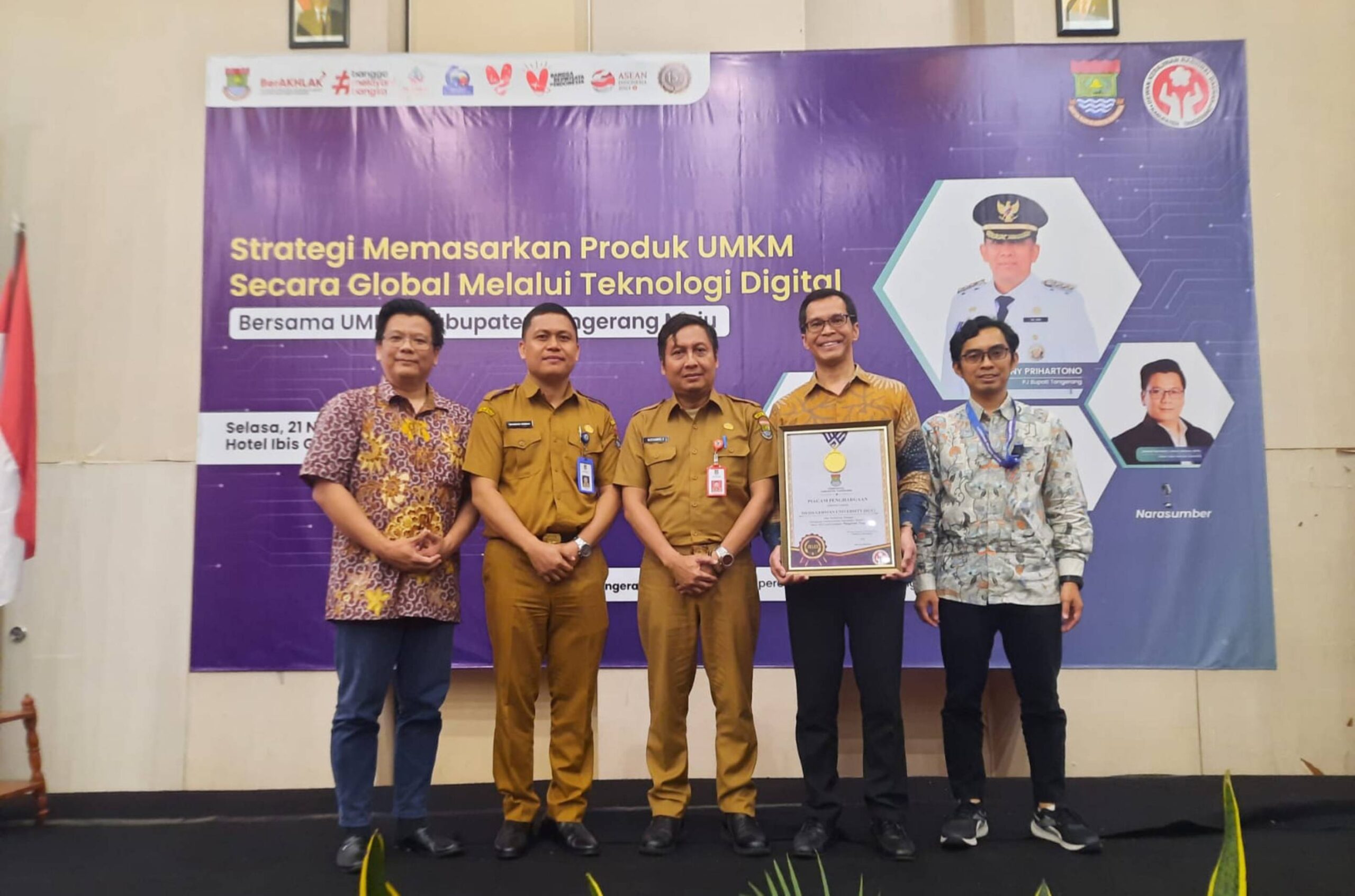 SGU Receives Prestigious Award for Economic Catalyst Role in Tangerang Regency