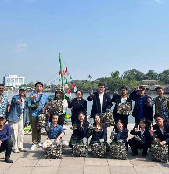 SGU Students Participate in Environmental Conservation at Ancol