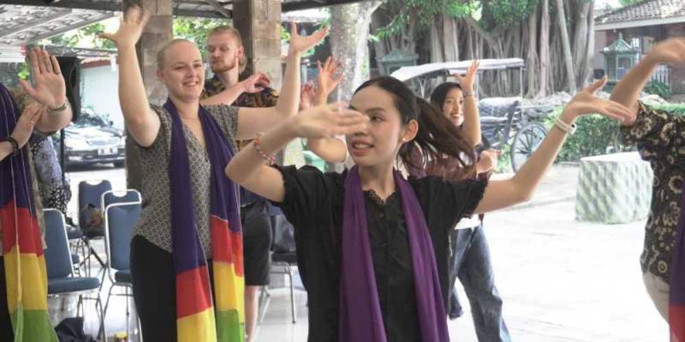 SGU Culture Trip Kenalkan Budaya Indonesia ke Mahasiswa Internasional